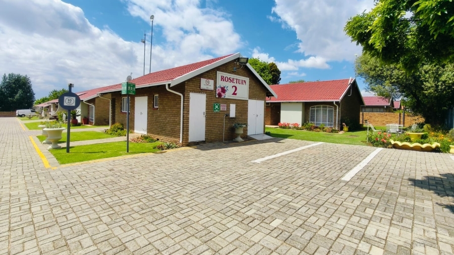 2 Bedroom Property for Sale in Miederpark North West